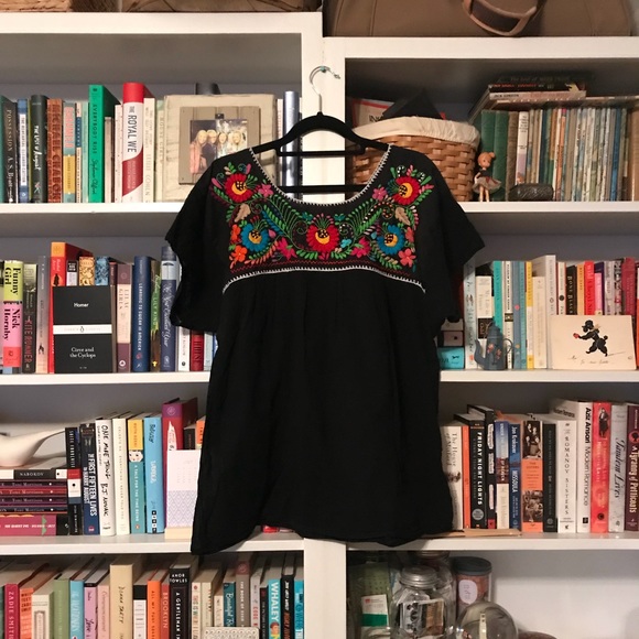 Tops - COLORFUL embroidered Mexican blouse 🕶